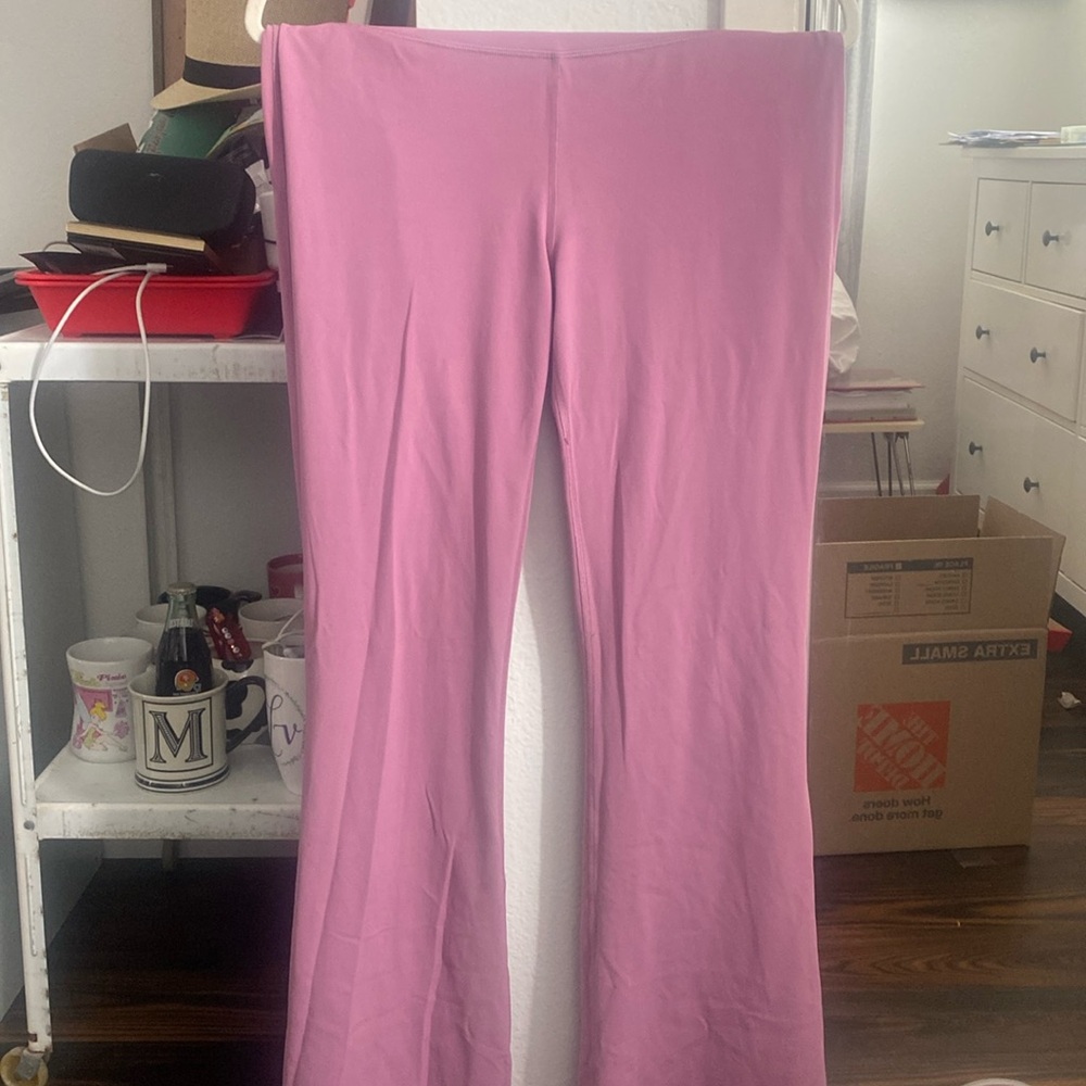 PINK lulu lemon yoga pants